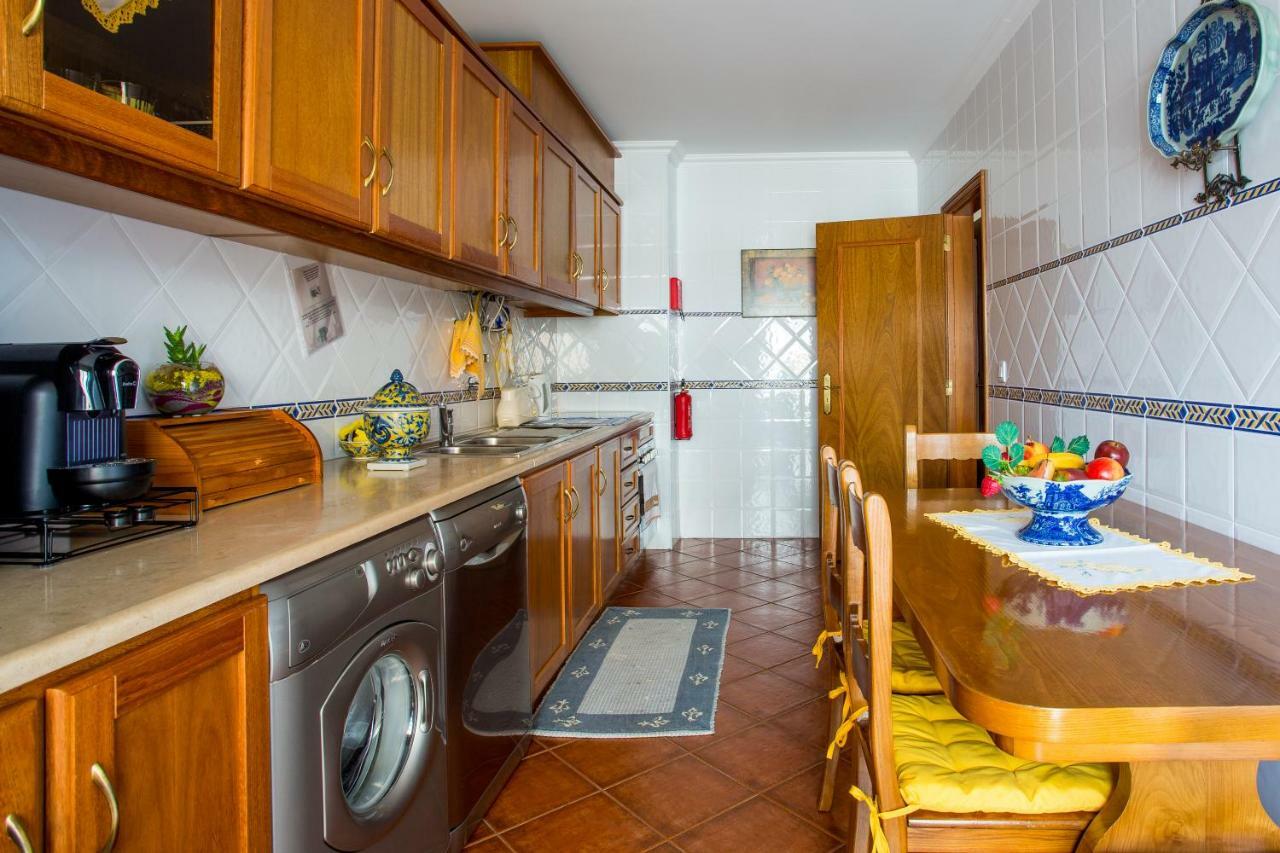 Elegant Sea View Apartment Nazaré Exteriör bild